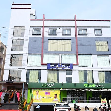 Hotel V Pride Comfort 비사카파트남 외부 사진